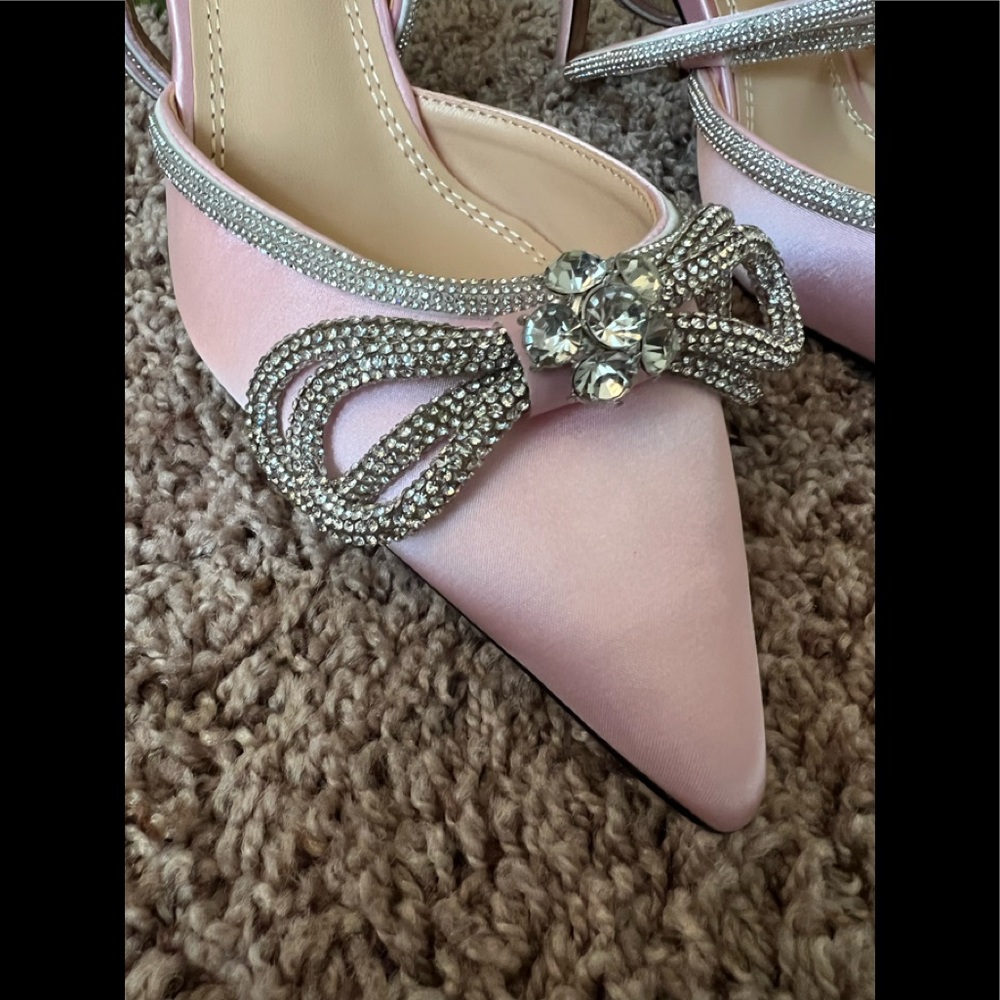 Crystal Embellished shoes 👠 - Picture 4 of 4
